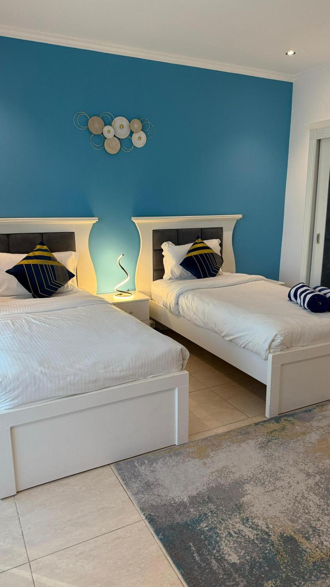 Premium Dubai Marina Two Bedroom Apartments With Sea View - Family Only Exterior photo
